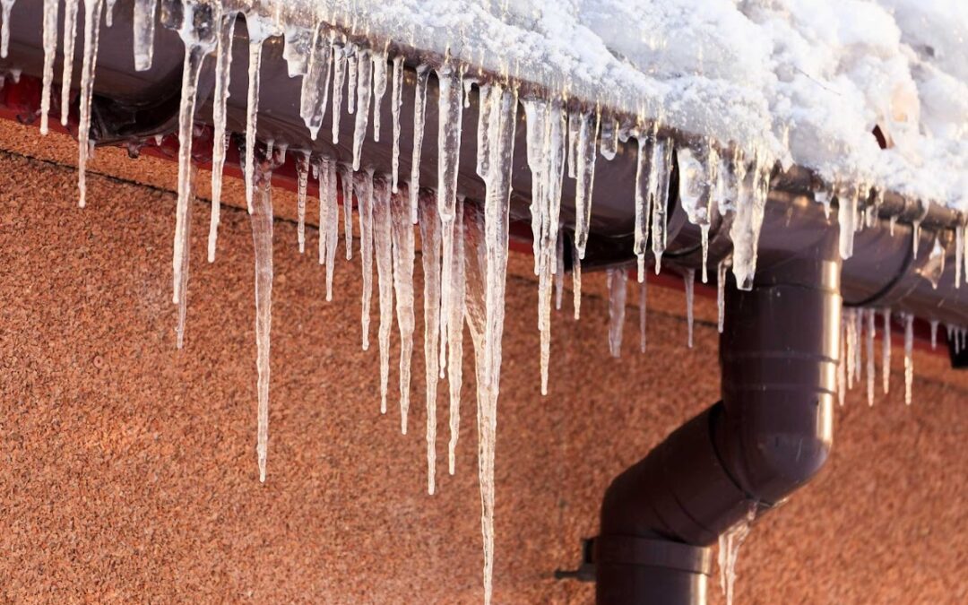 Winter Roof Damage: What Minnesota Homeowners Need to Know