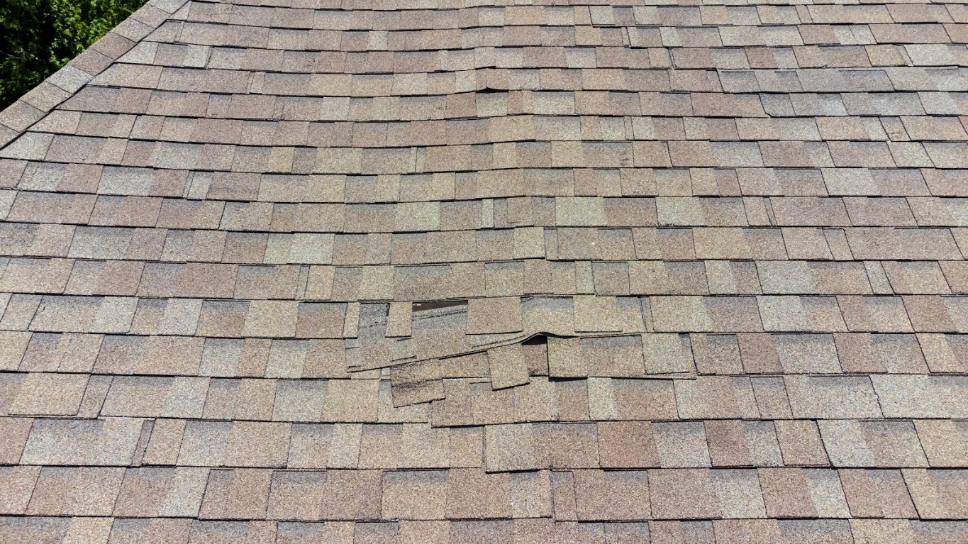 spot roof hail damage